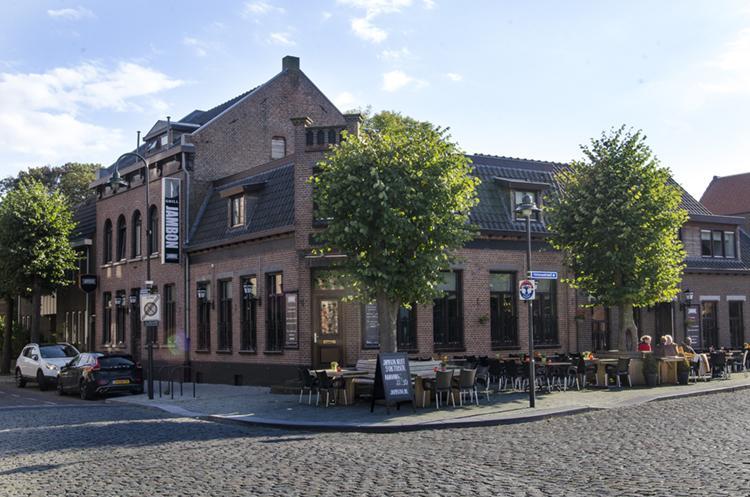 Hotel Jambon Uden Esterno foto